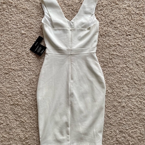 *NWT* White sleeveless bodycon dress - Picture 4 of 5